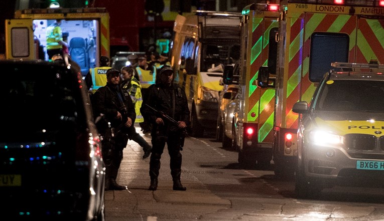 Policija tretira napad nožem u Manchesteru kao teroristički čin