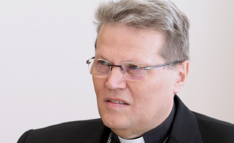 Nadbiskup Hranić: Mogu razumjeti nasilje prema gejevima kad izazivaju