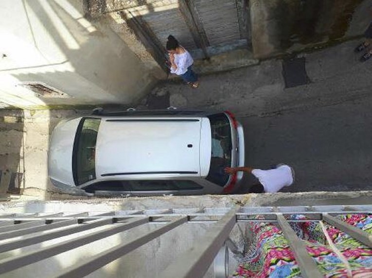 Turista u Trogiru GPS uvalio u probleme: "Ulica slomljenih retrovizora"