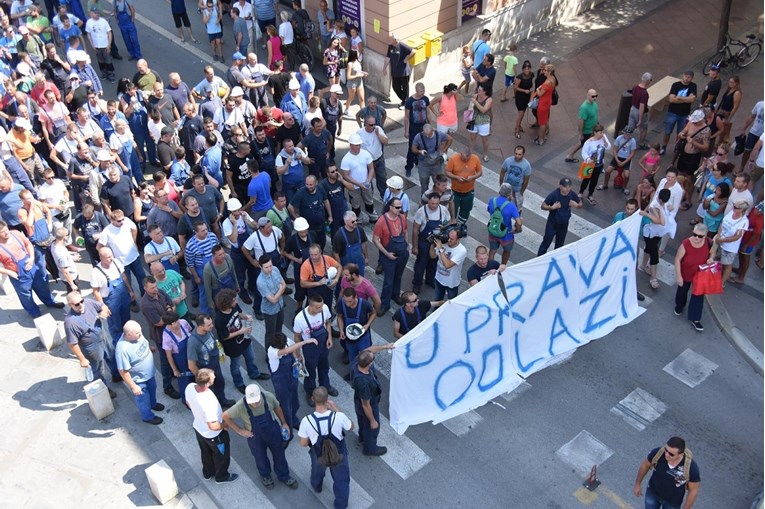 Grupa hrvatskih pisaca podržala radnike Uljanika i 3. maja, poslali im poruku