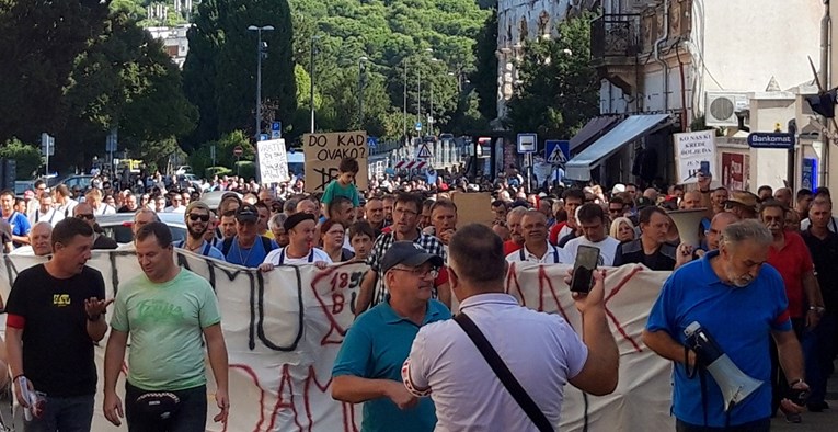 Radnici Uljanika ne vjeruju Plenkoviću, opet su na ulicama