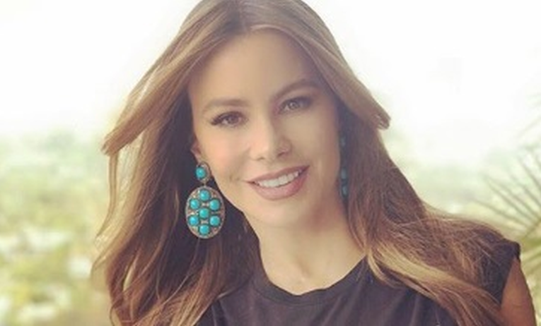 Sofia Vergara vrućom fotkom u badiću pokazala da je i u devedesetima bila bomba