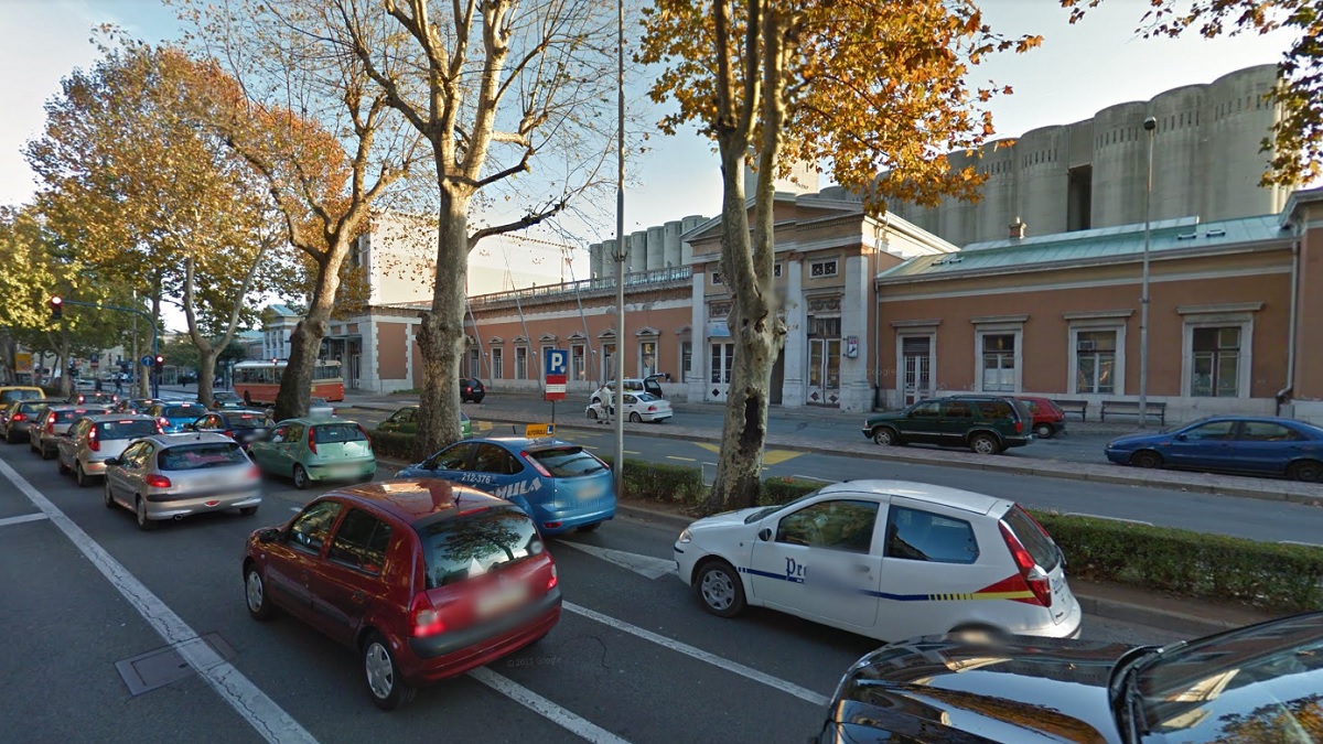 Auto naletio na učenika na kolodvoru u Rijeci, hitno je prevezen u bolnicu