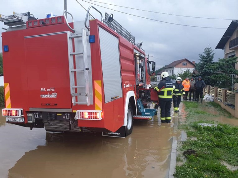 Vatrogasci su izdali priopćenje, očekuju poplave oko Karlovca