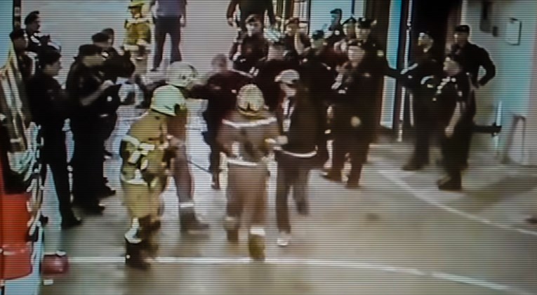 Nacional objavio video: Policija je ometala pomoć ranjenom vatrogascu na Poljudu