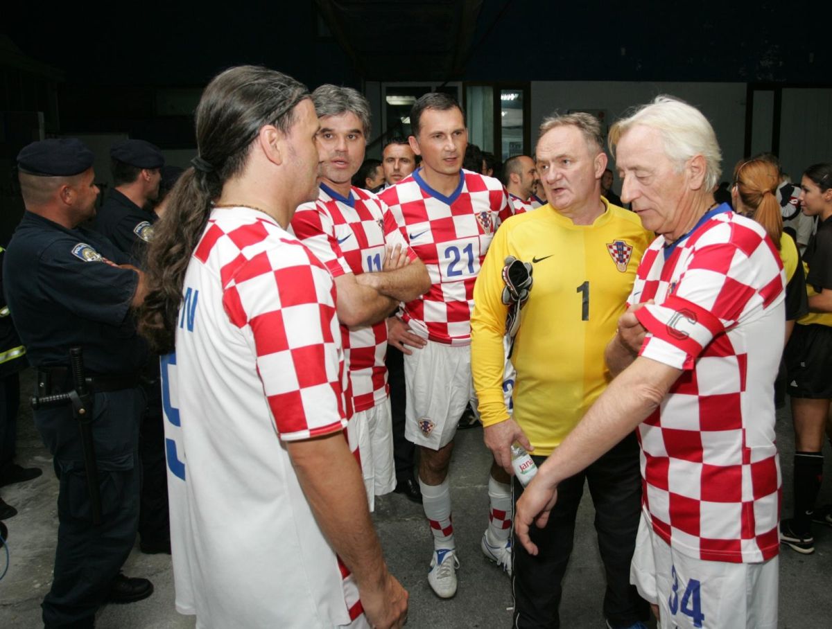 Vatreni se opraštaju od Olivera: "Zbogom najveći"
