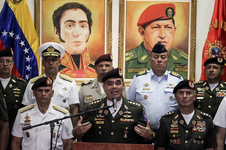Venezuelanska vojska vjerna je Maduru