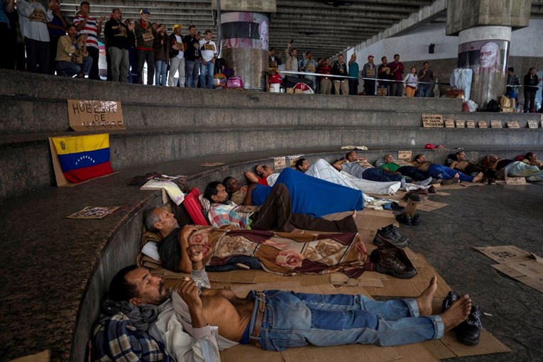Pada broj onih koji traže azil u EU, ali sve više zahtjeva stiže iz Venezuele