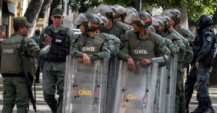 Policija u Venezueli zastupnicima blokirala pristup u parlament