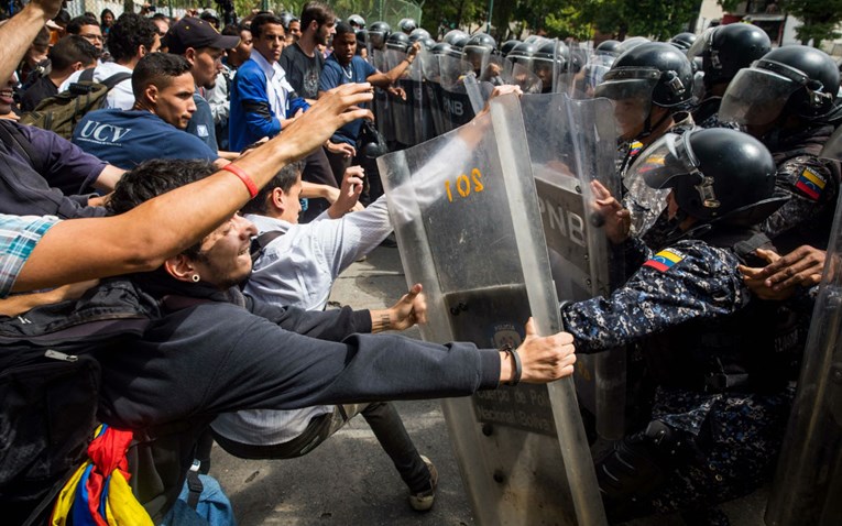 Danas se spremaju veliki prosvjedi protiv Madura