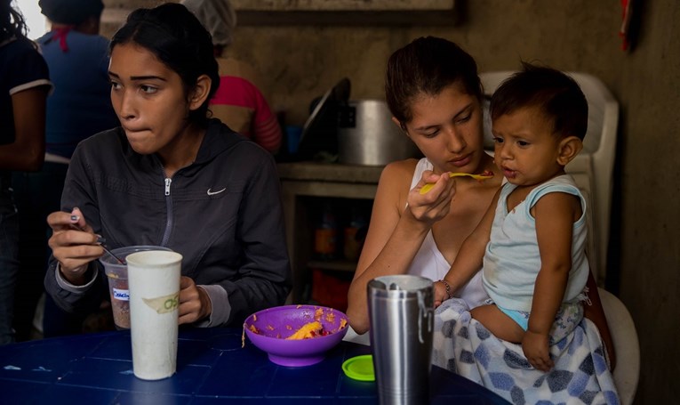 Stanovnici Venezuele za BBC: Ovo je kao ratna zona, nemamo hrane ni struje