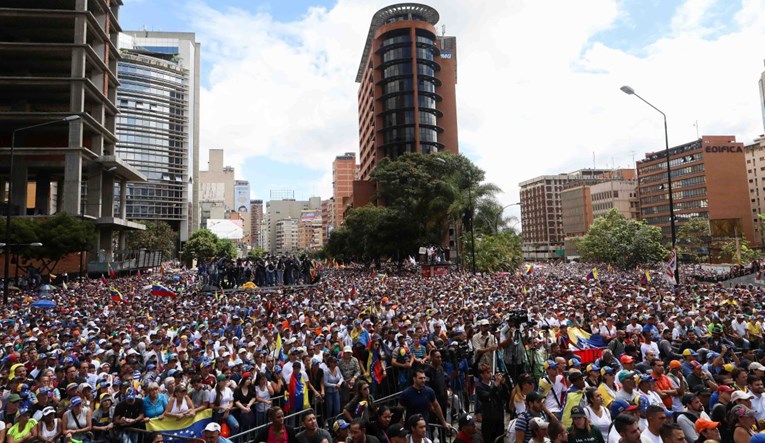 Venezuela je u većem rasulu nego ikad. Što se tamo događa?