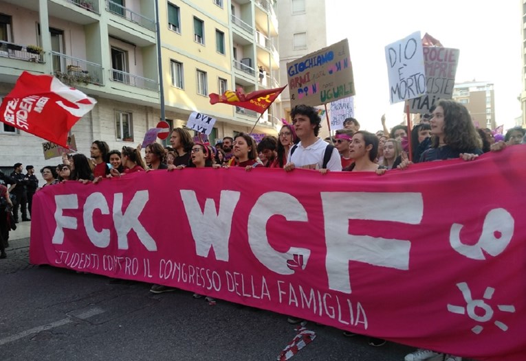 Tisuće žena na ulicama Verone zbog kongresa na kojem je i Željka Markić