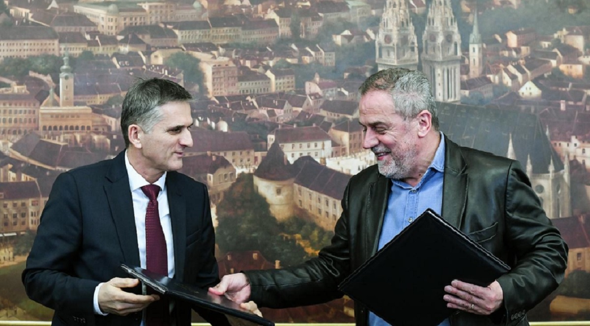 Bandić uči voziti bager: "Kad krenu radovi na žičari, vidjet ćete me kako kopam"