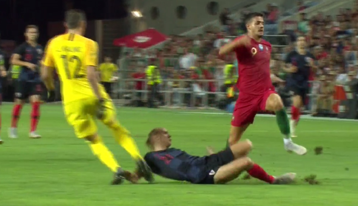 Kalinić raspalio po Vidinoj ruci, iznijeli ga na nosilima
