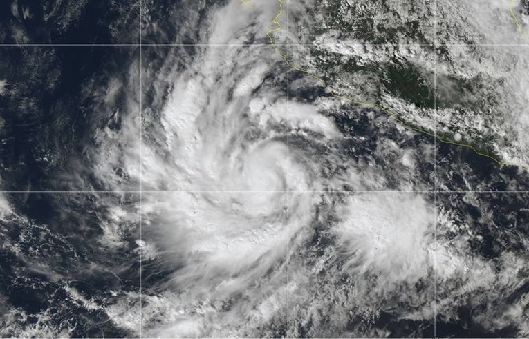 Tropska oluja Willa u Tihom oceanu mogla bi prerasti u uragan
