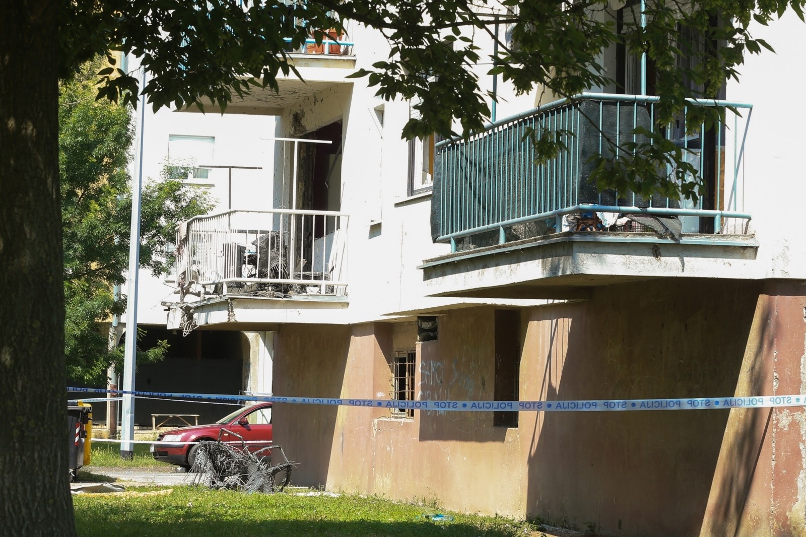 Eksplozija zatresla Vinkovce: Puklo oko ponoći ispred zgrade, pucala stakla