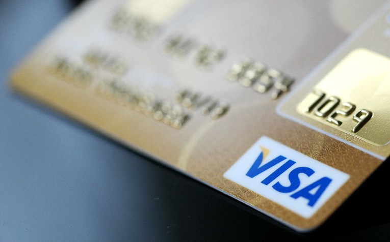 EU prihvatio niže naknade Vise i Mastercarda za kartična plaćanja