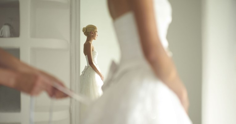 Vježbe za vjenčanje prilagodite haljini: Iskoraci za kratku, čučnjevi za sirenu