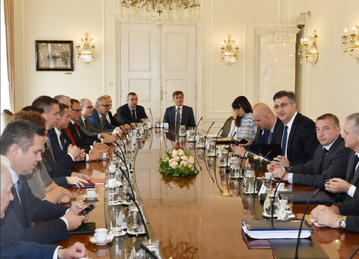 Peruško na sastanku u vladi: Hoće li danas biti dogovorena nagodba za Agrokor?