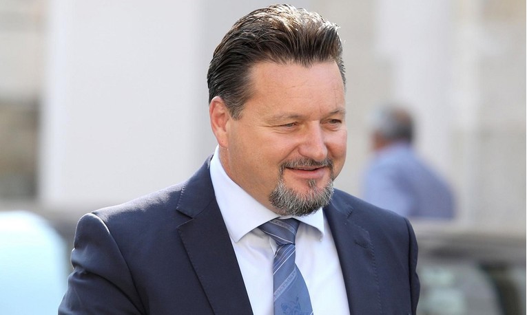 Kuščević pokušao biti duhovit: Što se sekiramo, Pernar će biti premijer