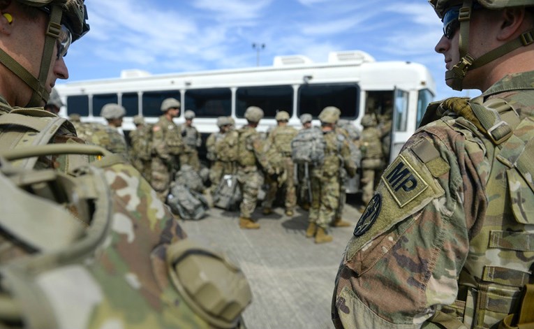 Više od 7000 američkih vojnika dolazi ovaj vikend na granicu s Meksikom