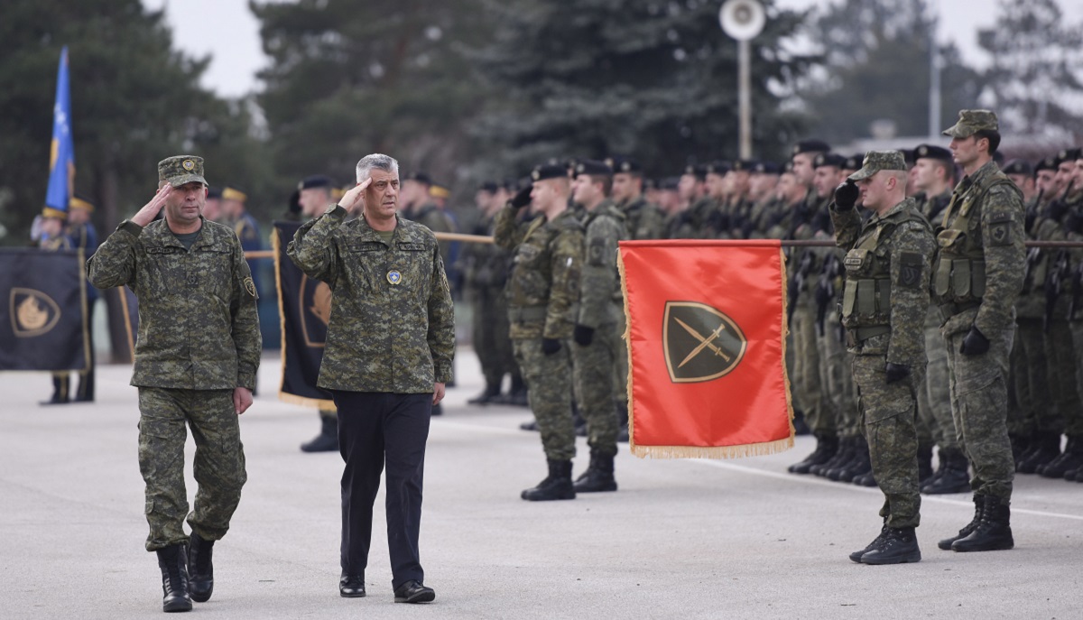 Danas se osniva vojska Kosova, a Vučić postrojava srpsku vojsku na granici