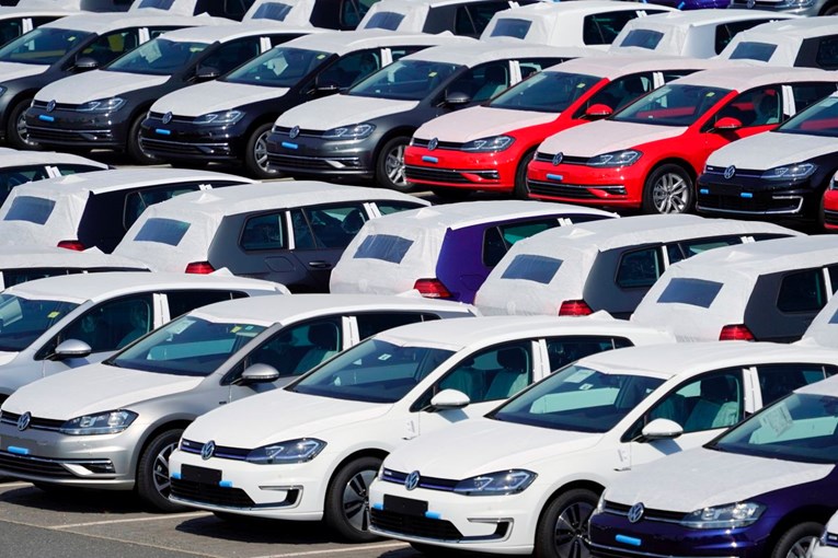 Počelo veliko suđenje Volkswagenu, investitori traže preko 9 milijardi eura