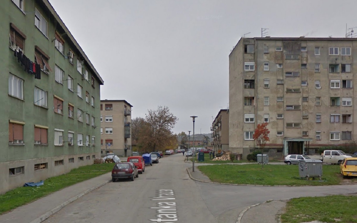 Starac u Karlovcu u zgradi aktivirao suzavac, ljudi povraćali