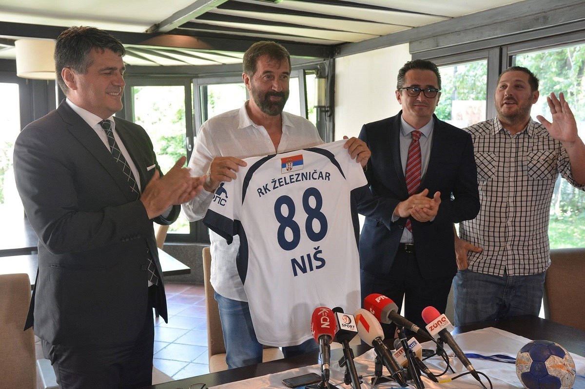 Vujovićeva noćna mora u Srbiji: "Ponizili su me. Ovo nije normalno"