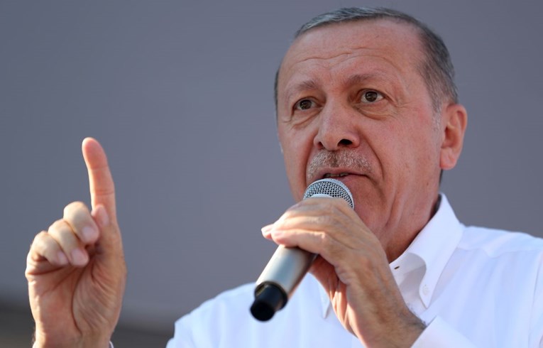 Erdogan je kao dječak na ulici prodavao vodu i perece, danas je strah i trepet Turske