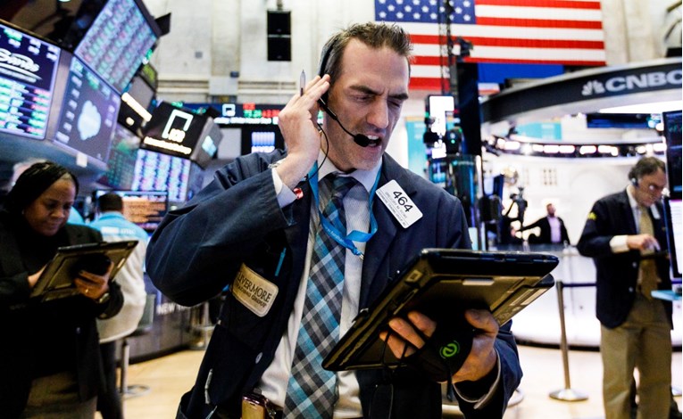 U nestabilnom trgovanju Wall Street blago porastao