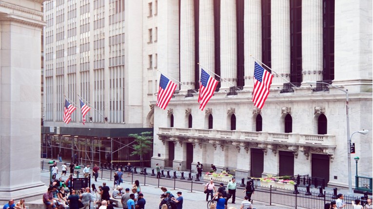 Na Wall Streetu oprez, izvješća pokazuju usporavanje globalnog gospodarstva