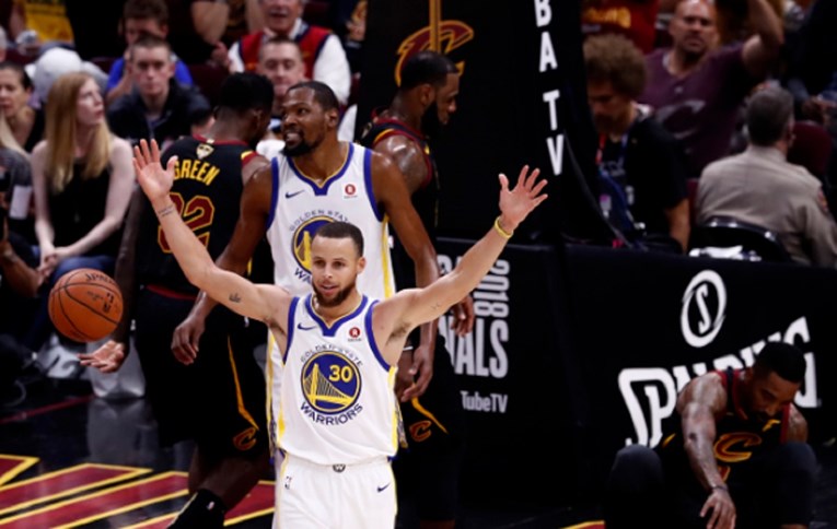 Golden State obranio NBA naslov: Warriorsi pomeli Cavse