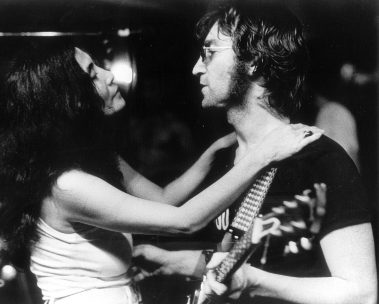 "Yoko Ono opsjedala je Lennona dok ga nije osvojila. Zbog nje je uzimao heroin"