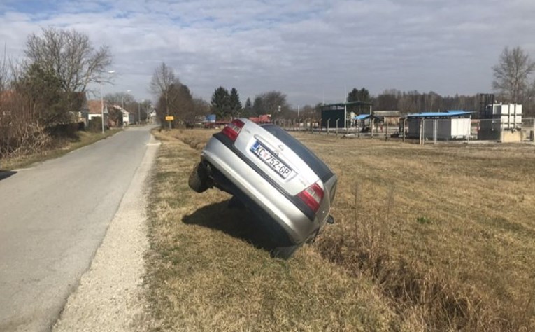 FOTO Pijan sletio u jarak kod Đurđevca