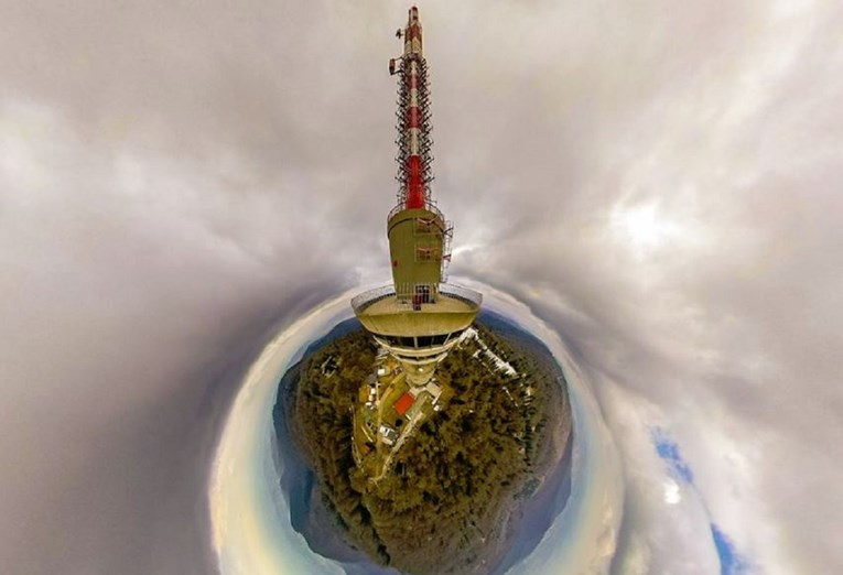 Brutalno dobra fotka TV tornja na Sljemenu u 360 stupnjeva
