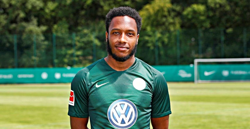 Wolfsburg napadaču uručio otkaz jer je lagao da nema putovnicu