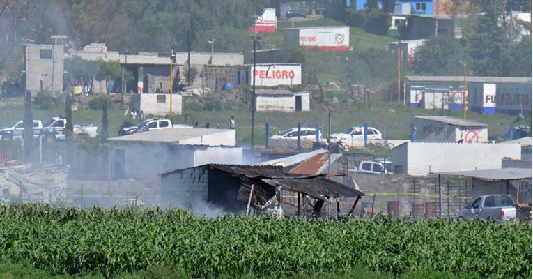 U snažnoj eksploziji pirotehnike u Meksiku poginulo najmanje 24 ljudi