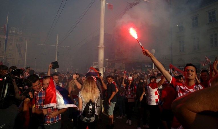 Policija kaže da je na Trgu bana Jelačića bilo oko 35 tisuća navijača