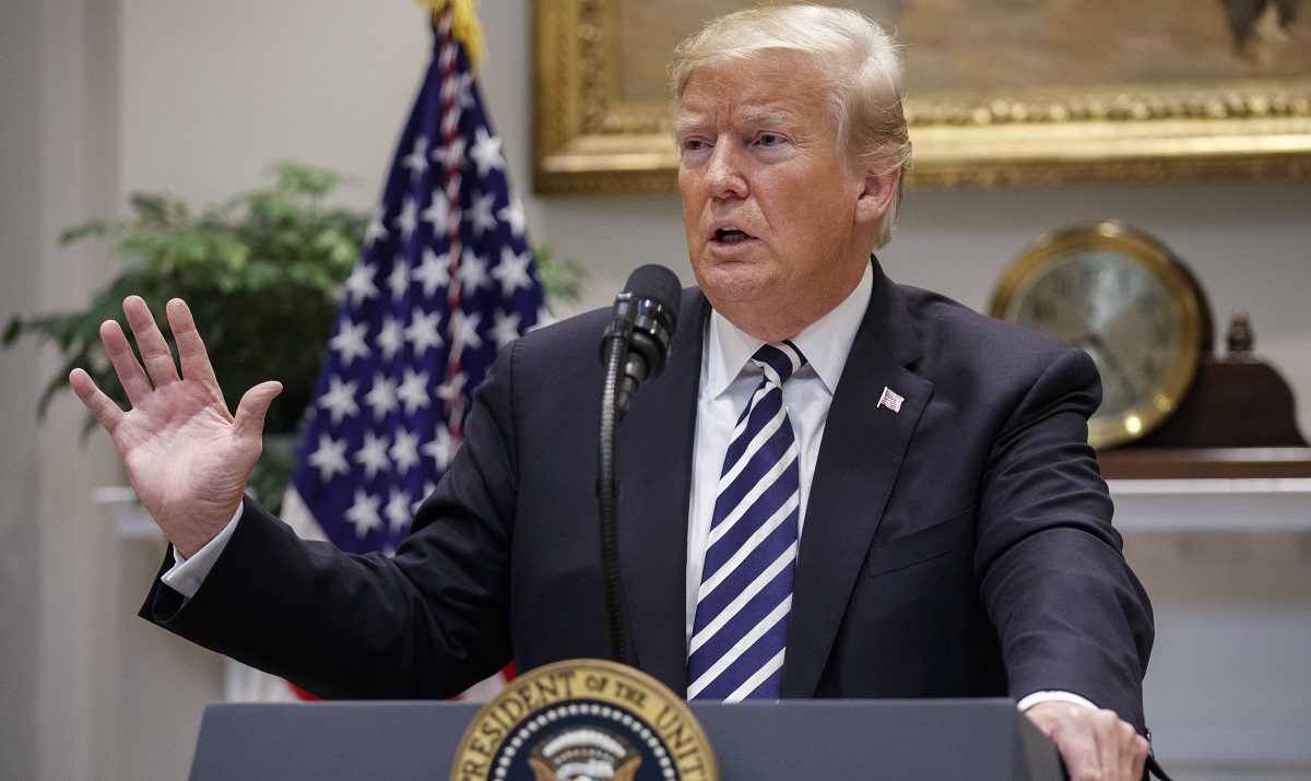 Trump: Migrante koji bacaju kamenja na vojsku treba uhititi, a ne pucati na njih