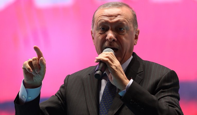 Erdogan: Turska je suočena s političkom urotom