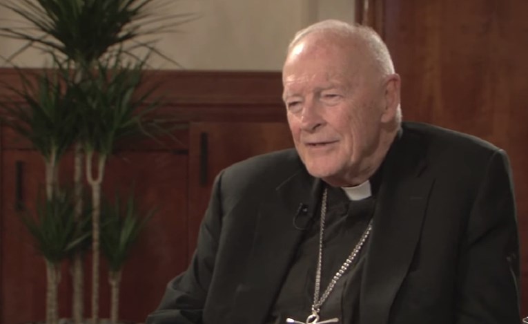 Američki kardinal optužen za spolno zlostavljanje, dobio je zabranu popovanja