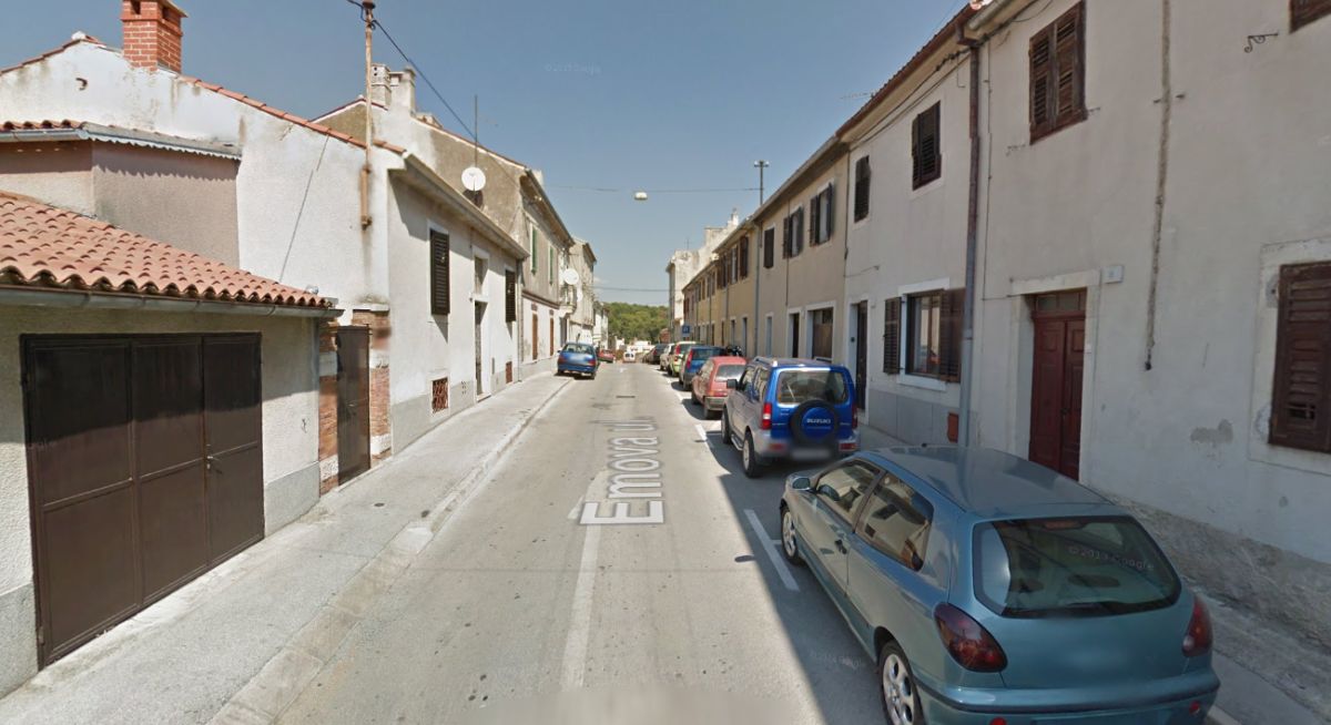 Muškarac u Puli prijetio smrću djelatnicima hitne pomoći