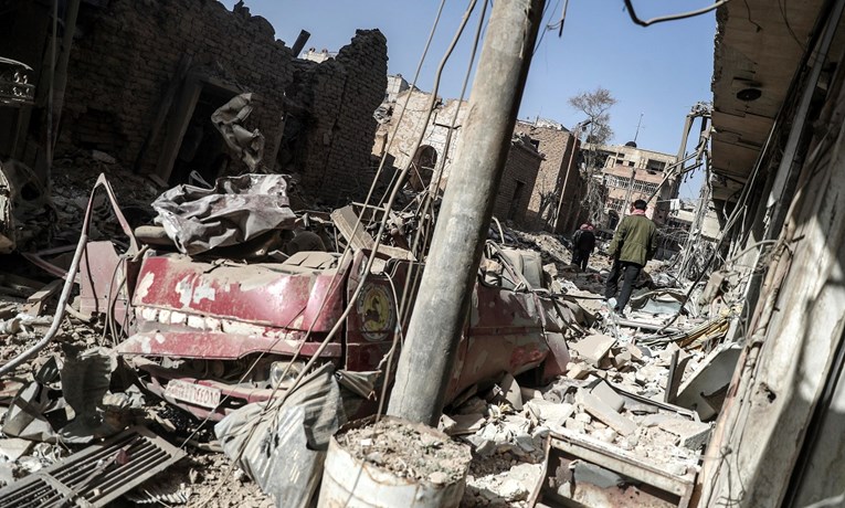 Sirijska vojska bacala bojler-bombe na grad Deru