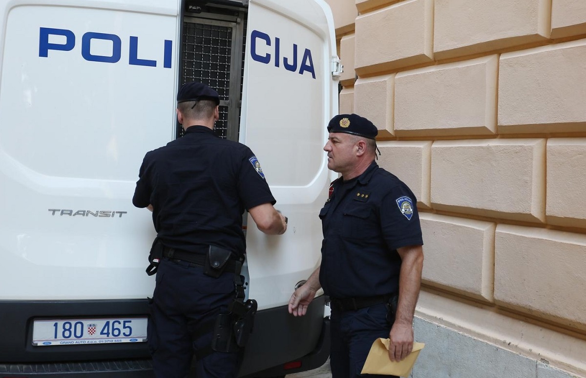 Tinejdžer u Zadru pokušao ubiti drugog tinejdžera