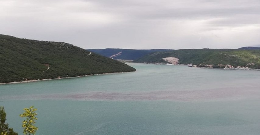 U Istri se nastavlja akcija čišćenja mora nakon istjecanja goriva s teretnog broda