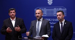 HRAST-ov Zekanović održao konferenciju o Marakeškom sporazumu. S njim bio Sačić