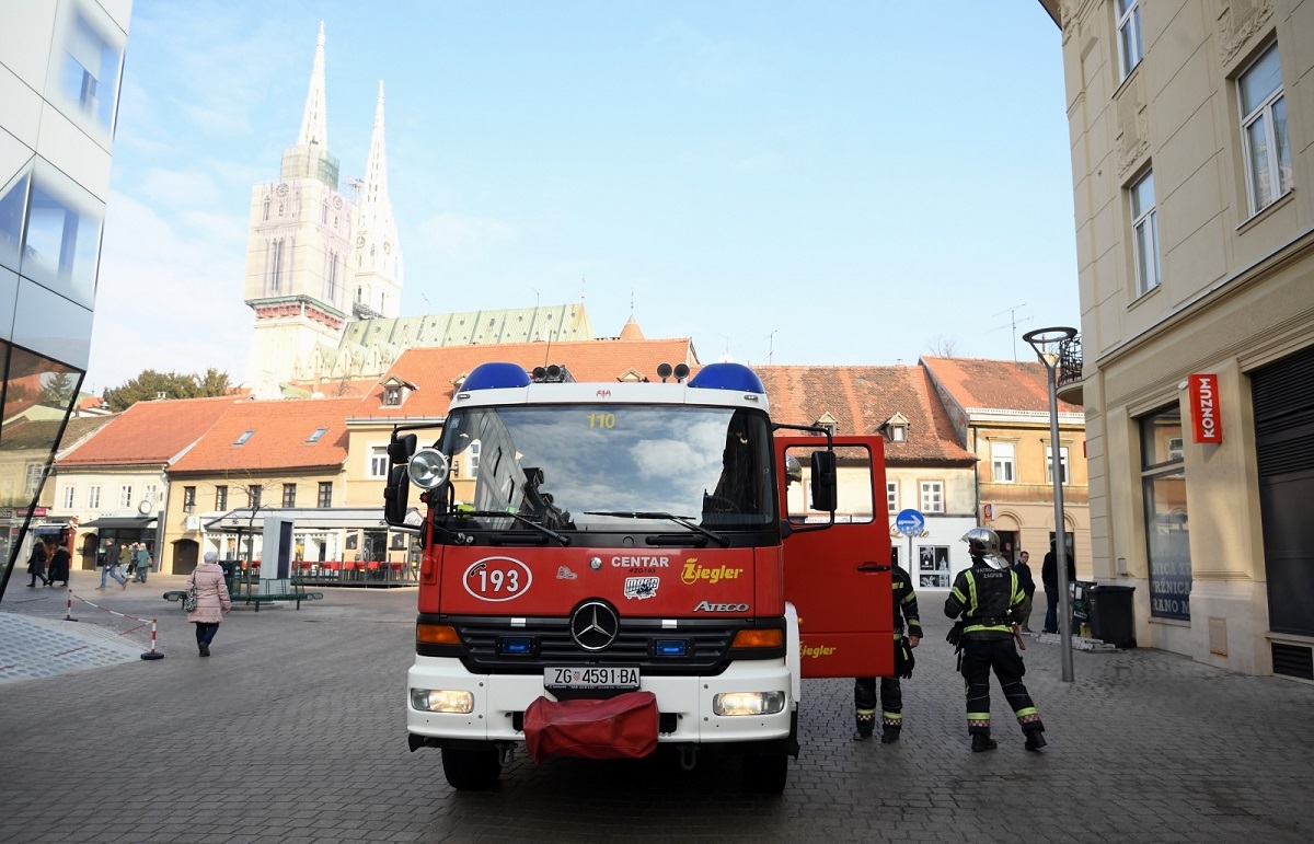 Radnik pao s velike visine u Zagrebu, bore mu se za život