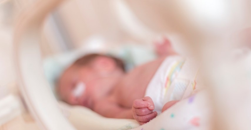 Talijanski dječak rođen dva mjeseca nakon svog brata blizanca
